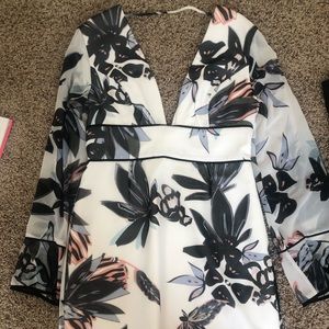 floral bellsleeve dress